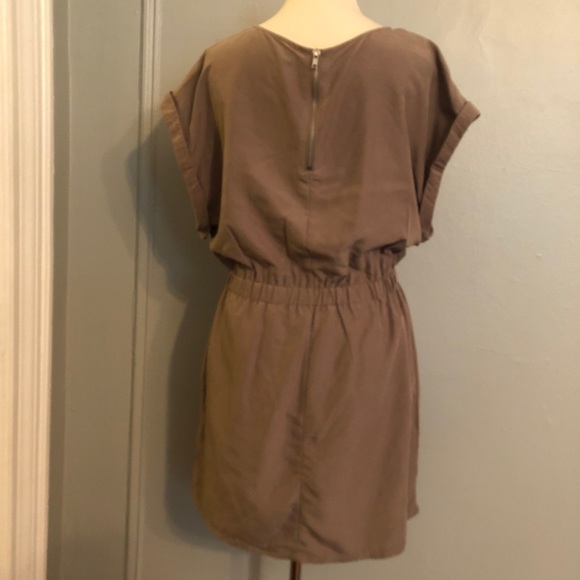 Khaki Dress 👗 - Picture 3 of 4